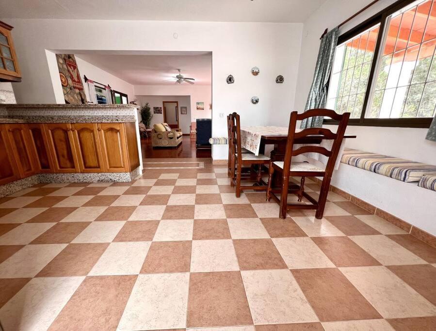 Villa Skiba Ес Кало Екстериор снимка