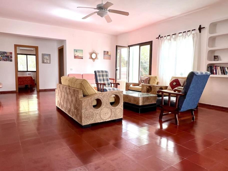 Villa Skiba Ес Кало Екстериор снимка