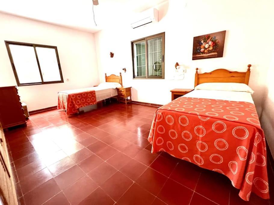 Villa Skiba Ес Кало Екстериор снимка